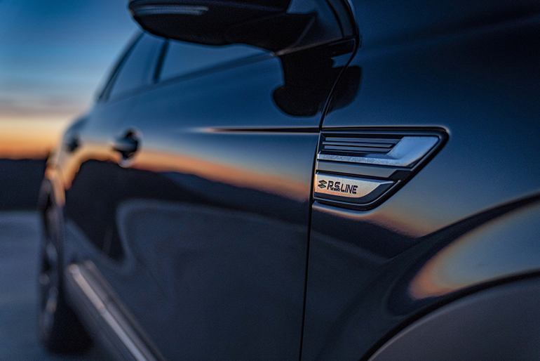 emilcar_Renault ARKANA_retro