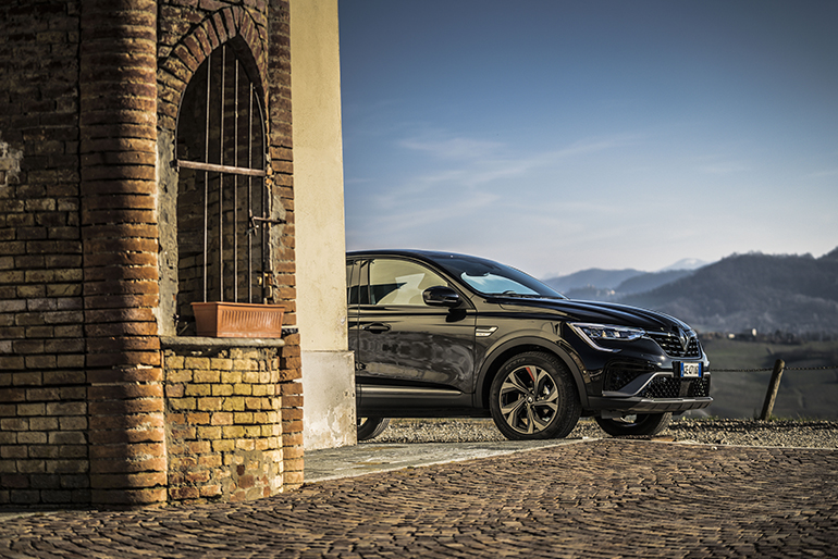 emilcar_Renault ARKANA city