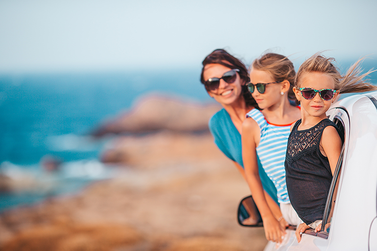 emilcar_estate 2021_viaggiare in sicurezza_viaggio in auto_famiglia